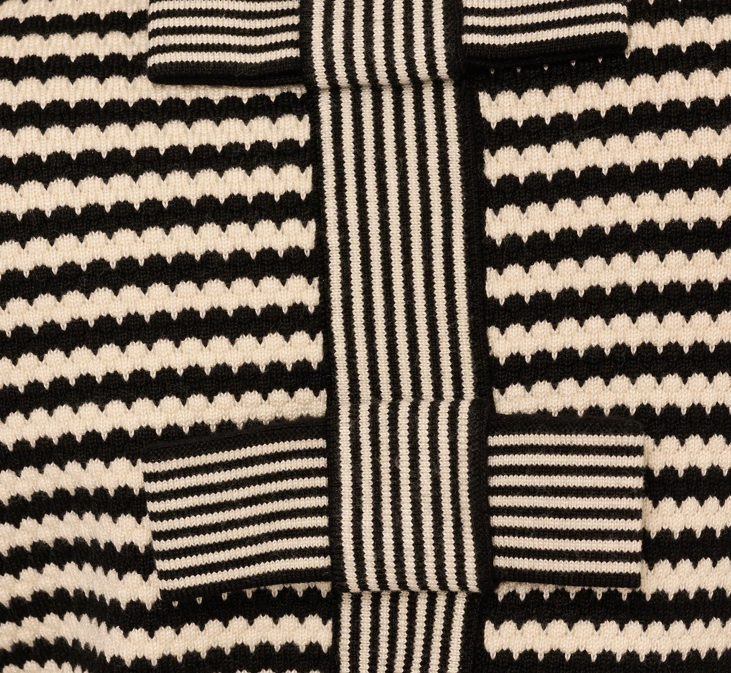 Three Quarter Sleeve Bow Pullover Sweater In Cream Black