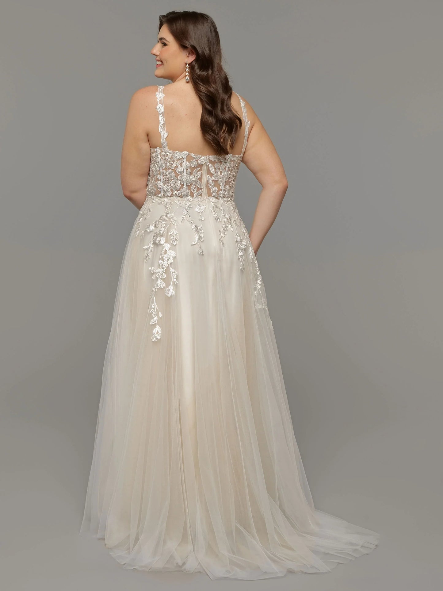 ?A LINE TULLE WEDDING DRESS WITH OPEN BACK