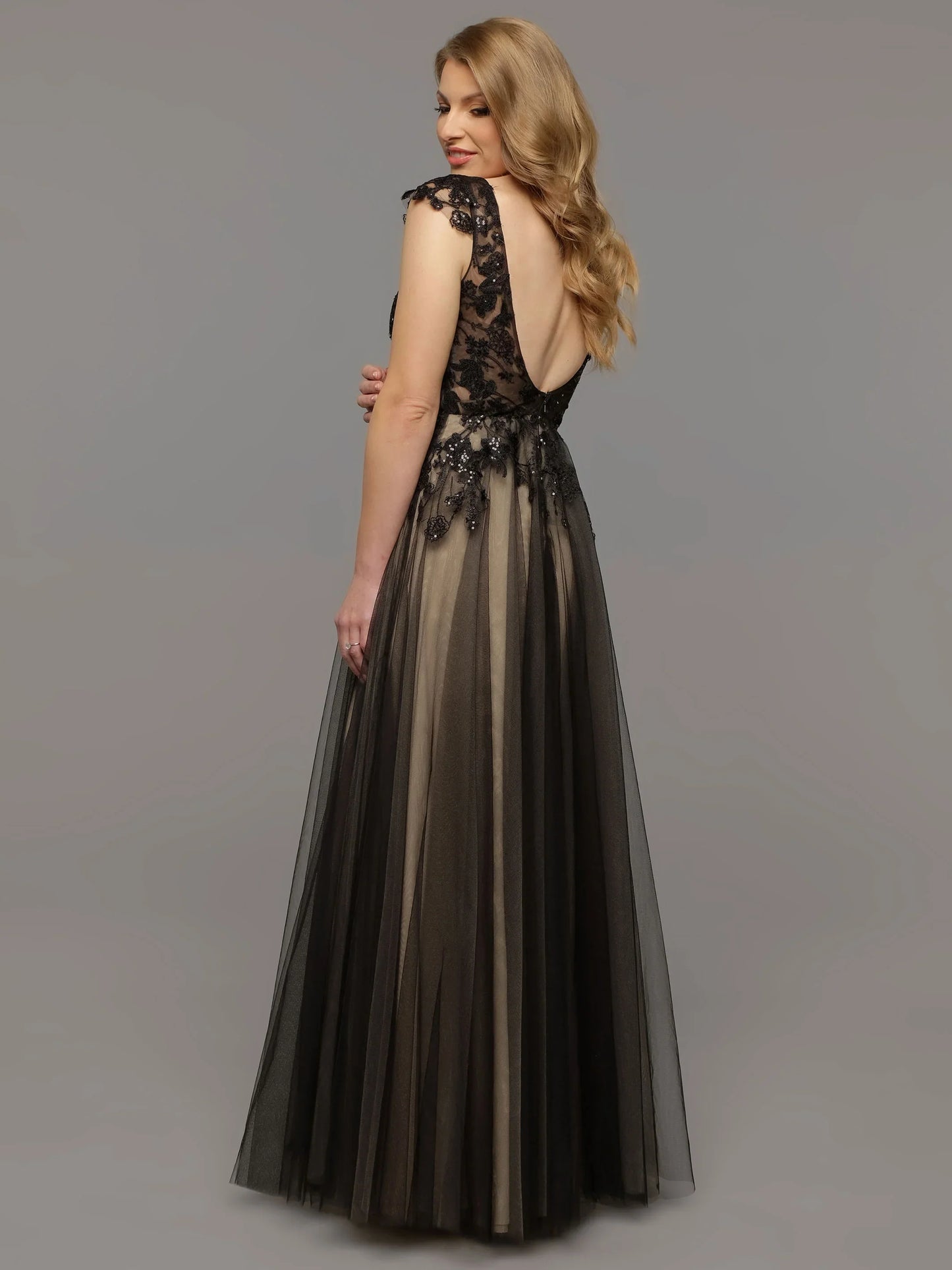 A LINE TULLE CAP SLEEVE WEDDING DRESS WITH LACE