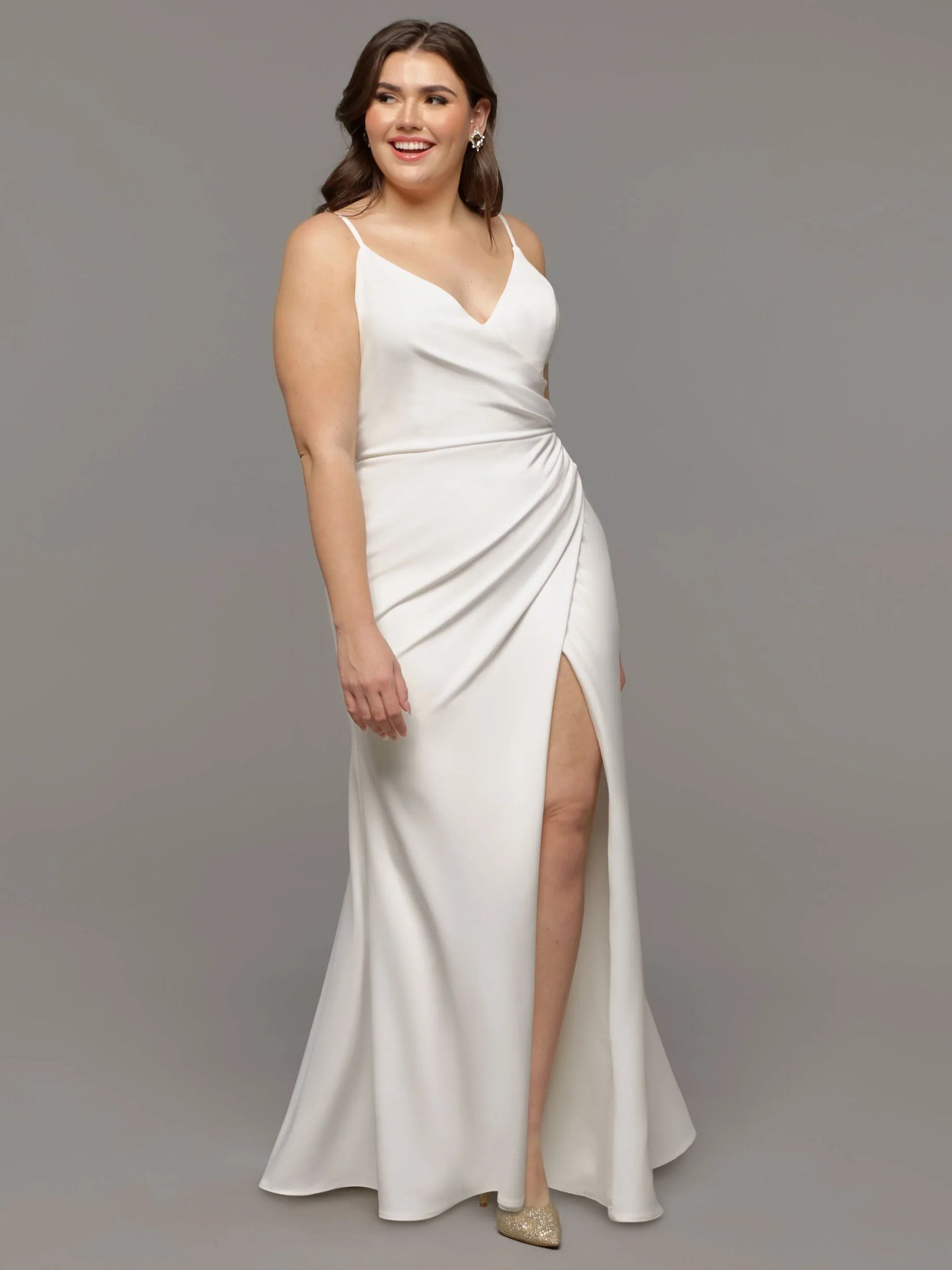 BACKLESS FIT AND FLARE WEDDING DRESS WITH RUCHING