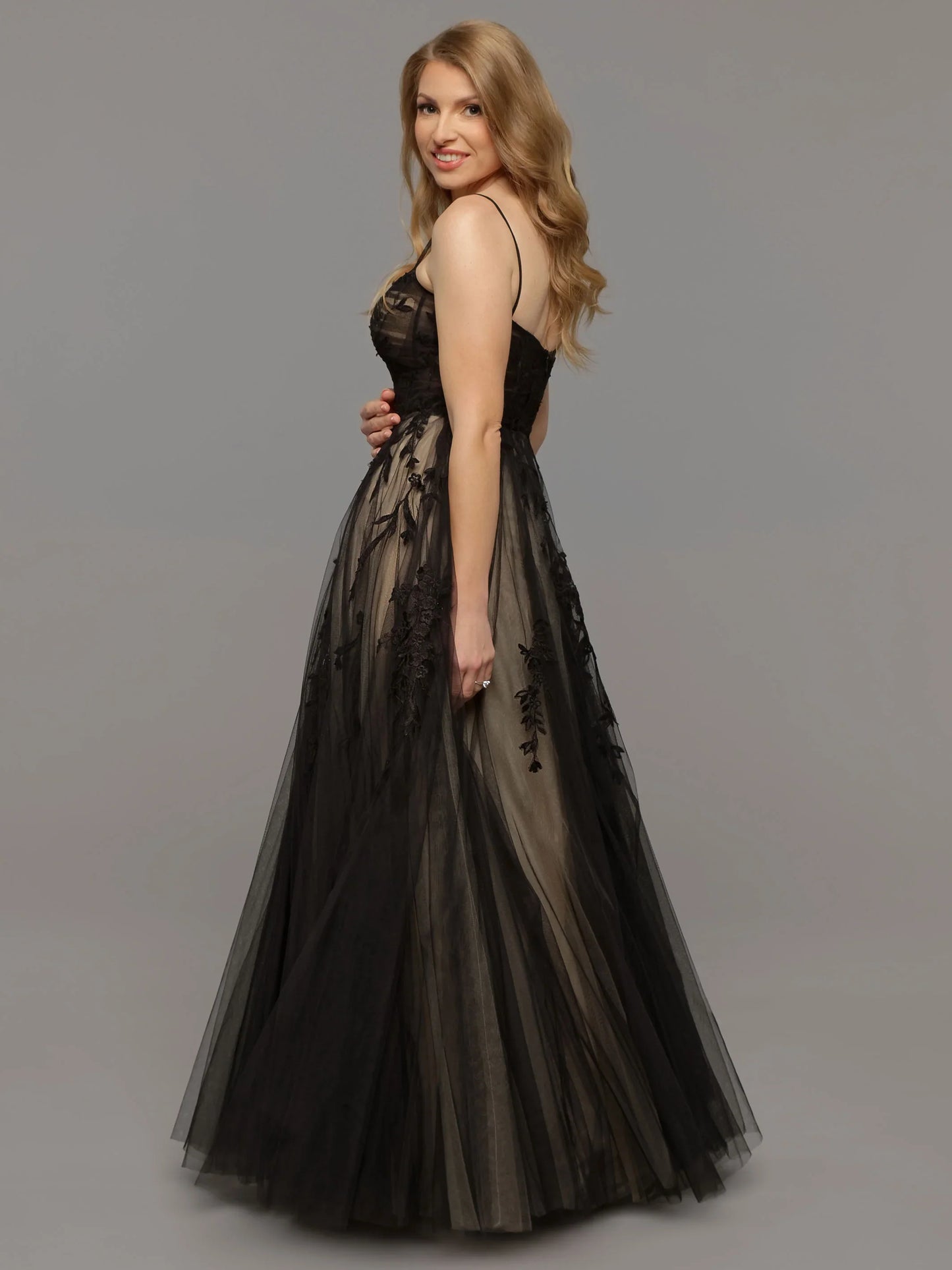 OPEN BACK A LINE TULLE WEDDING DRESS WITH LACE